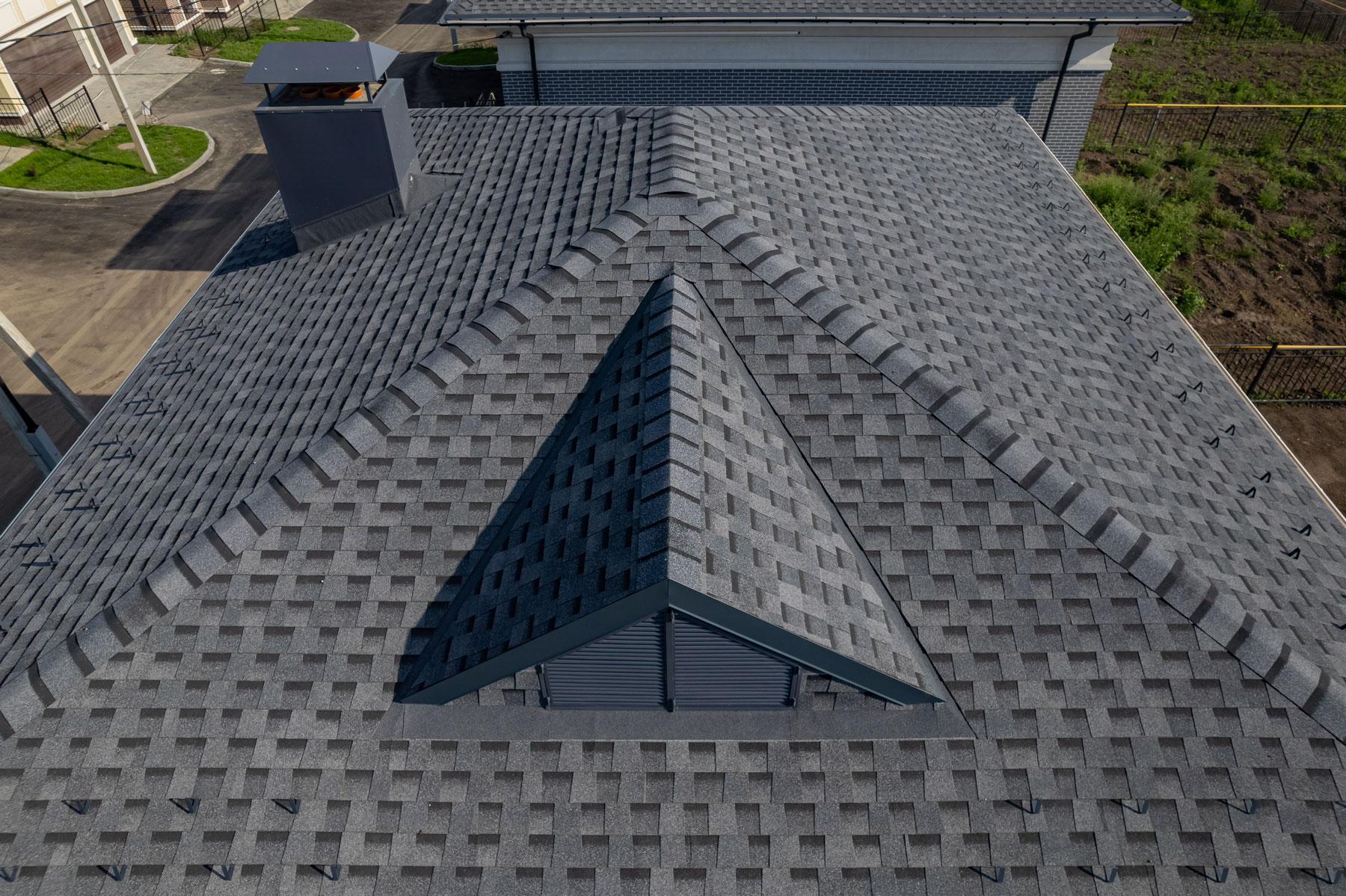 Beautiful Gray Shingles Roof in Atascocita, TX