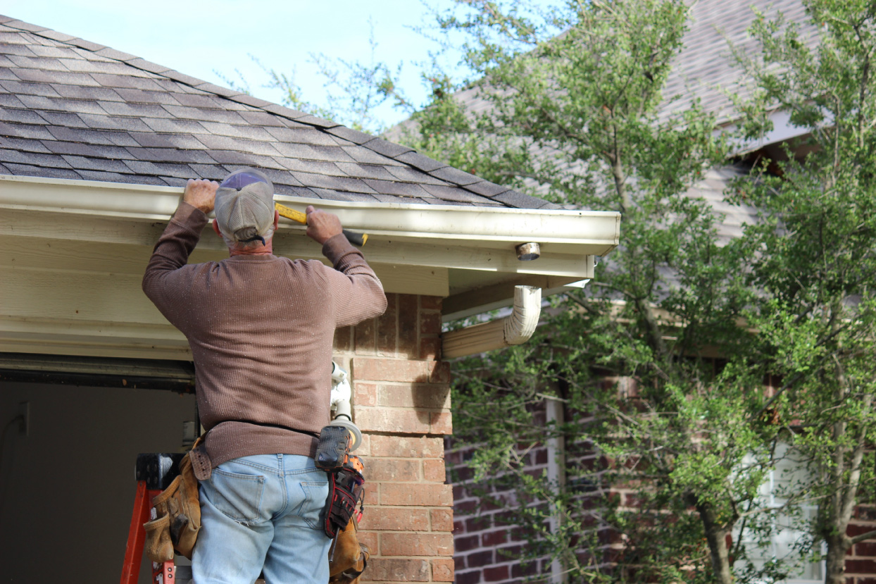 Raydiant Roofing Handymen Replacing Roof 
